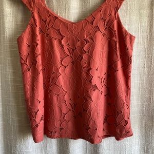 Sleeve less lace blouse